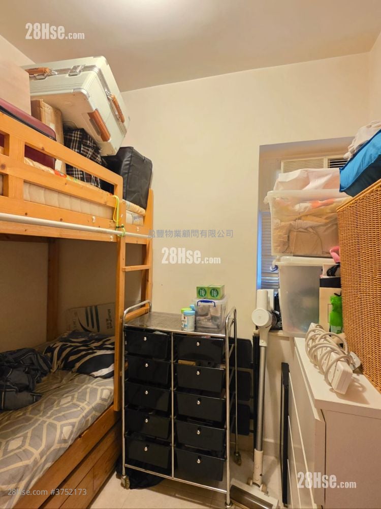 Silvervale Mansion Sell 2 Bedrooms , 1 Bathroom 386 ft²