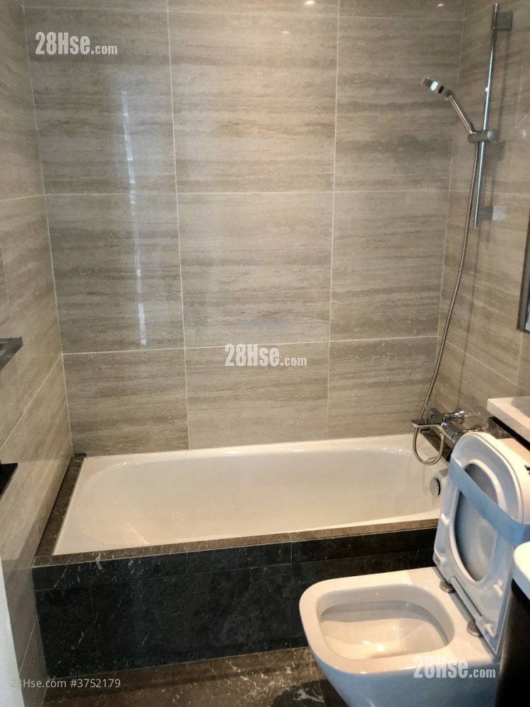 Savannah Sell 2 Bedrooms , 1 Bathroom 448 ft²