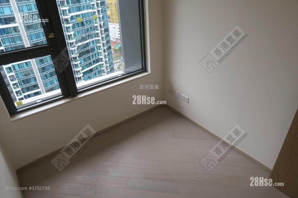 The Wings Sell 3 Bedrooms , 2 Bathrooms 856 ft²