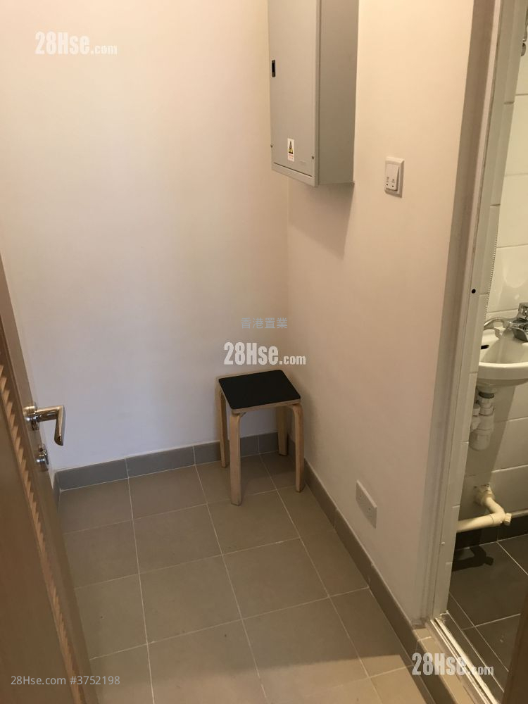 The Wings Sell 3 Bedrooms , 2 Bathrooms 856 ft²