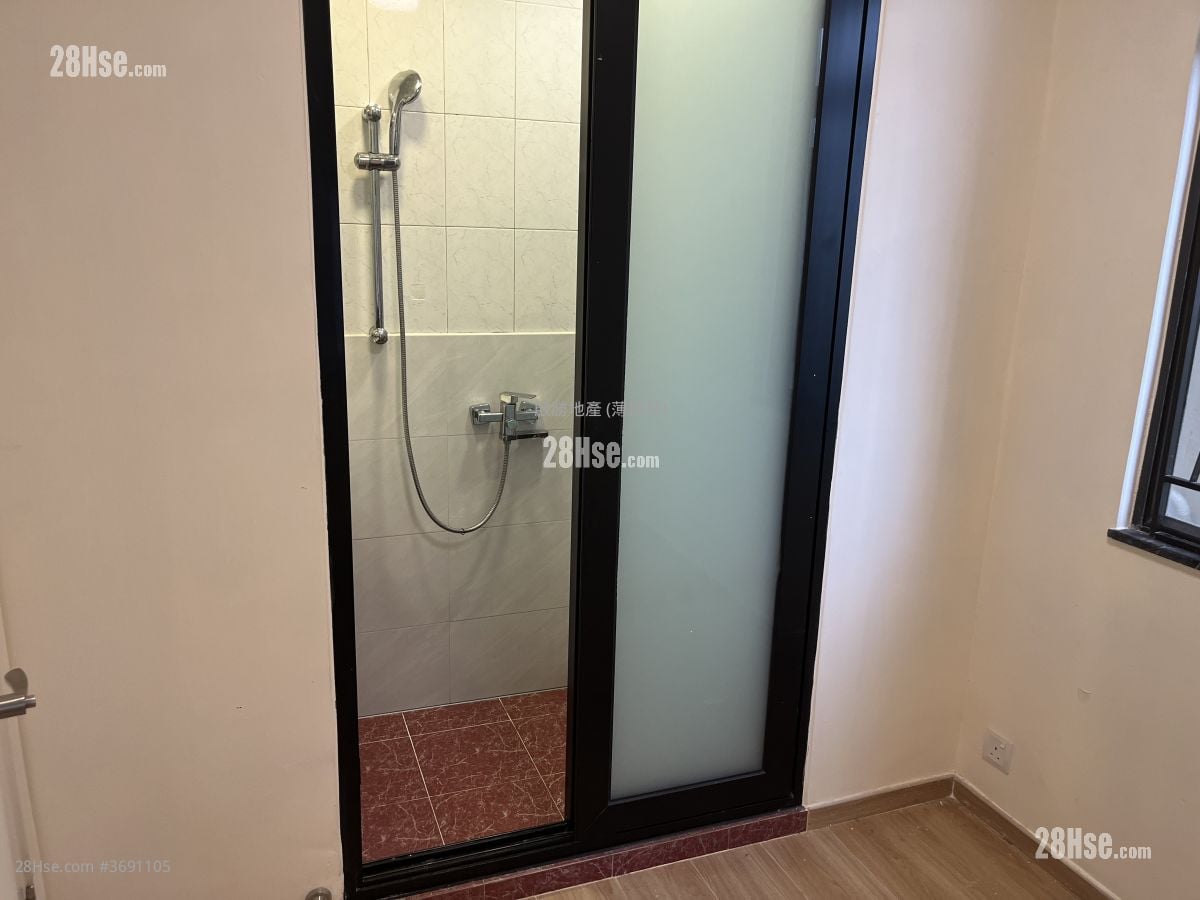 Pokfulam Gardens Rental 3 Bedrooms , 2 Bathrooms 698 ft²