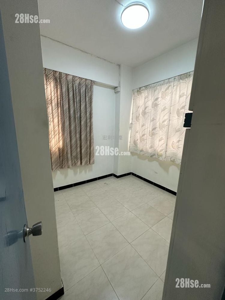 華泰大廈 售盤 1 房 , 1 浴室 367 平方呎