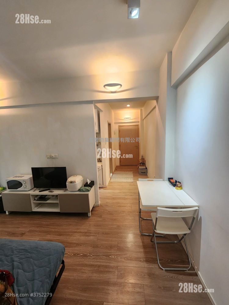 Hip Sang Building Sell 2 Bedrooms , 1 Bathroom 516 ft²