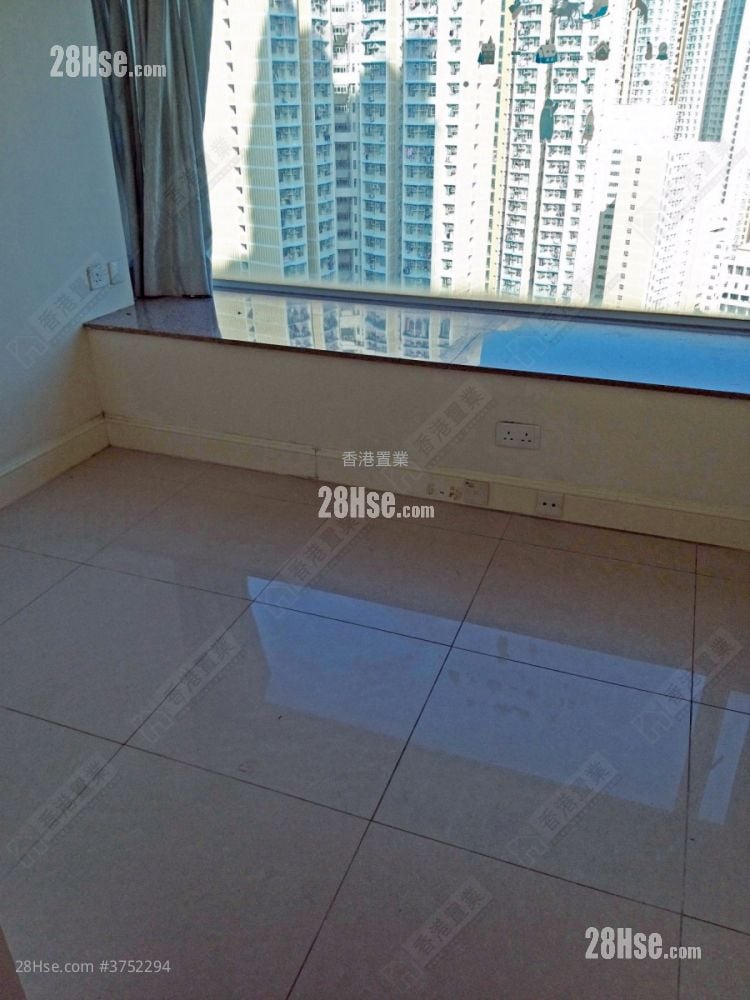 Metro Town Sell 3 Bedrooms , 2 Bathrooms 731 ft²