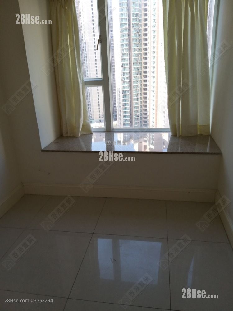 Metro Town Sell 3 Bedrooms , 2 Bathrooms 731 ft²