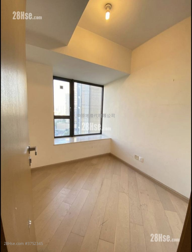 溱柏 售盤 3 房 , 1 浴室 557 平方呎