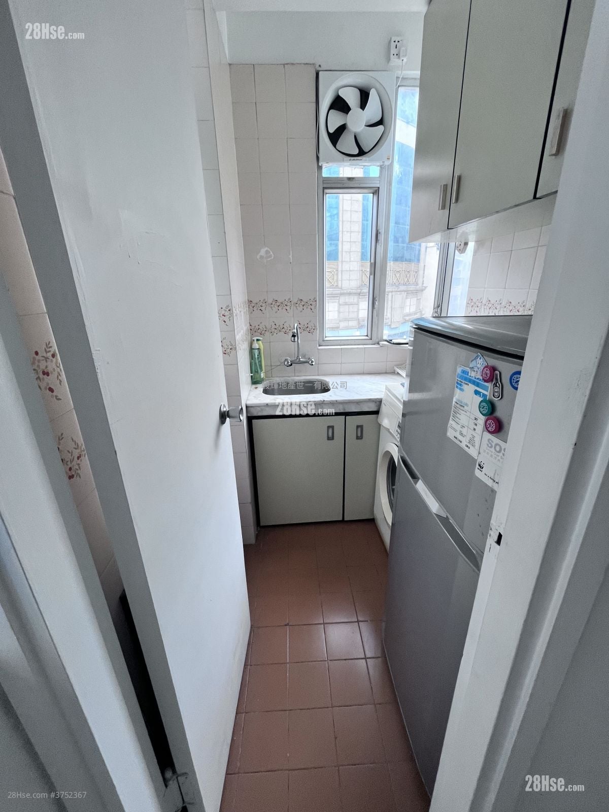 順輝大廈 售盤 2 房 , 1 浴室 276 平方呎