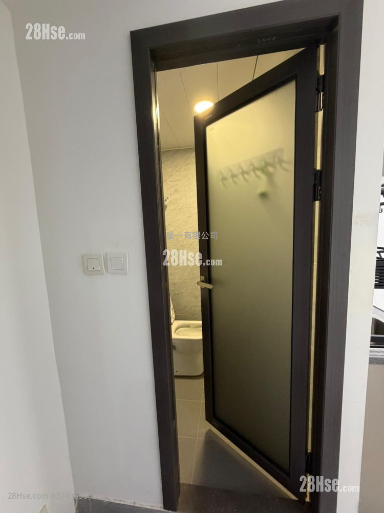 新興大廈 租盤 開放式間隔 , 1 浴室 130 平方呎