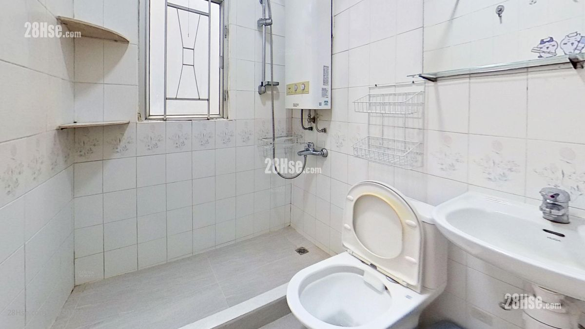 浴室: 新昇大廈 租盤 2 房 , 1 浴室 312 平方呎