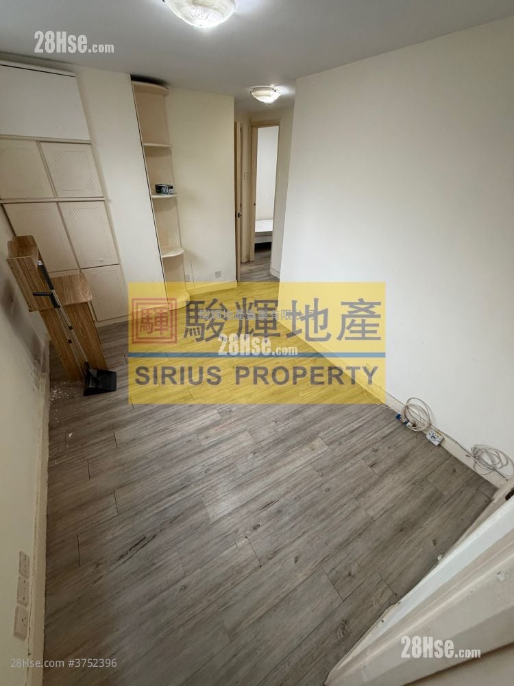 Mainway Court Sell 2 Bedrooms , 1 Bathroom 382 ft²