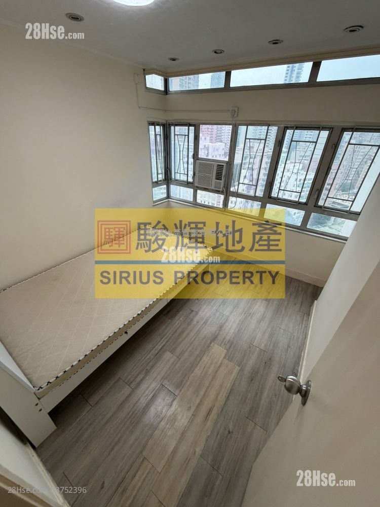 Mainway Court Sell 2 Bedrooms , 1 Bathroom 382 ft²