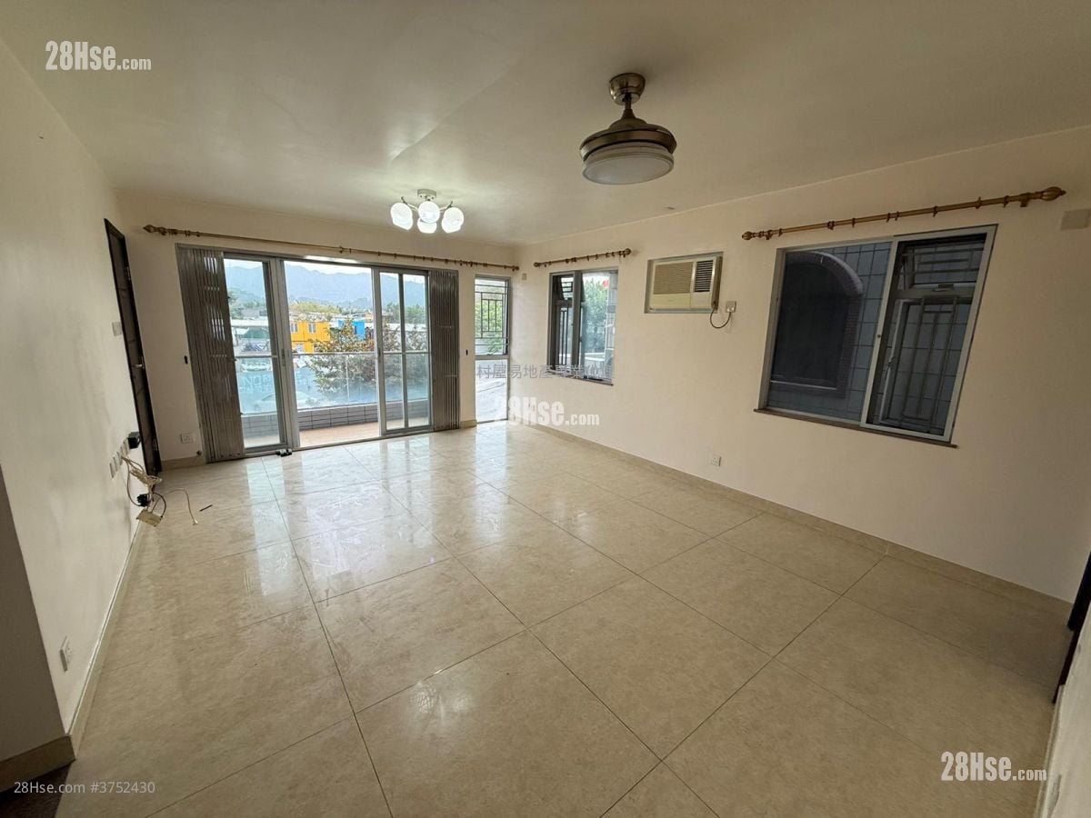 村屋 租盤 3 房 , 1 浴室 700 平方呎