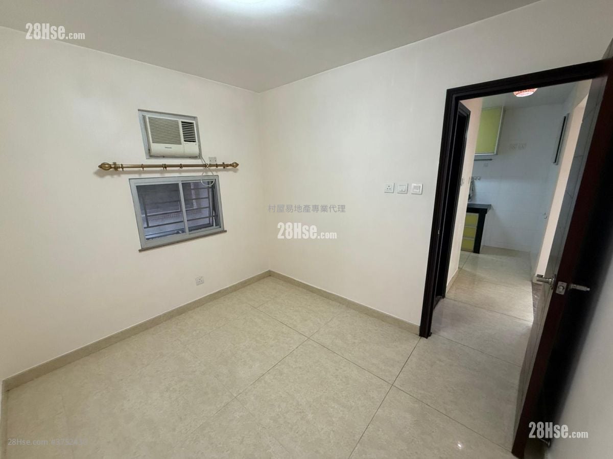 村屋 租盤 3 房 , 1 浴室 700 平方呎