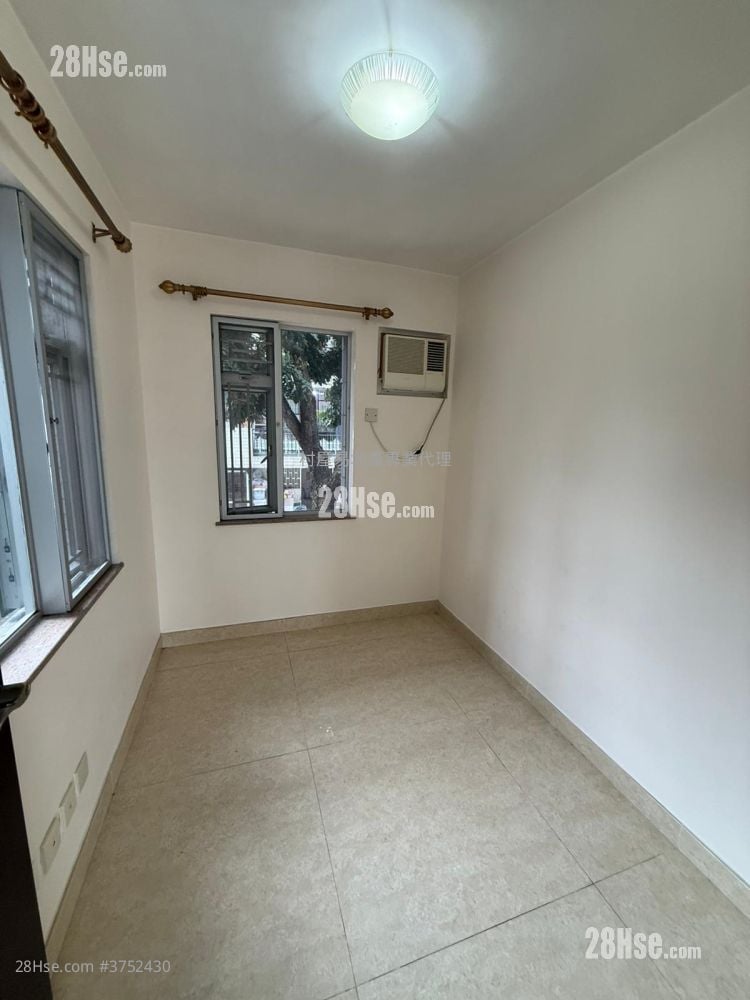 村屋 租盤 3 房 , 1 浴室 700 平方呎