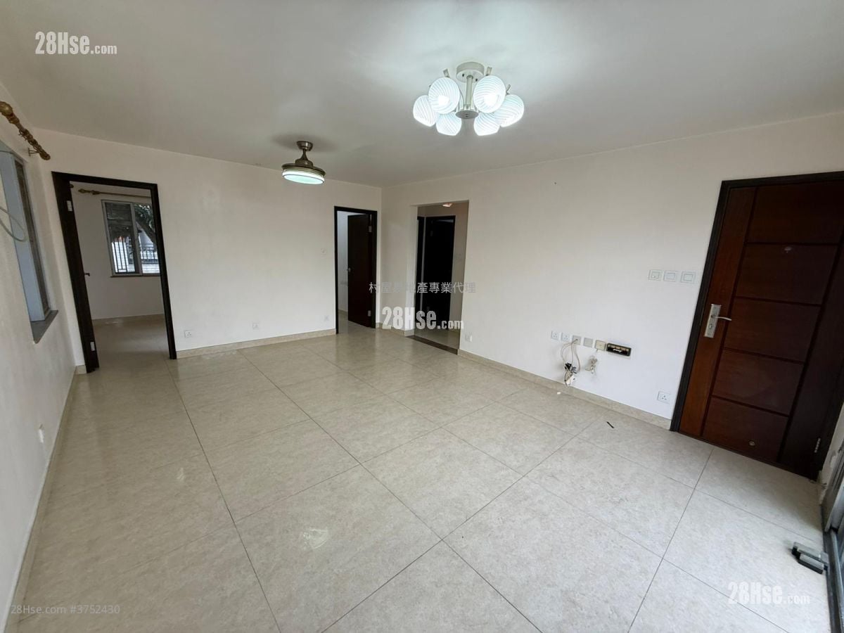 村屋 租盤 3 房 , 1 浴室 700 平方呎