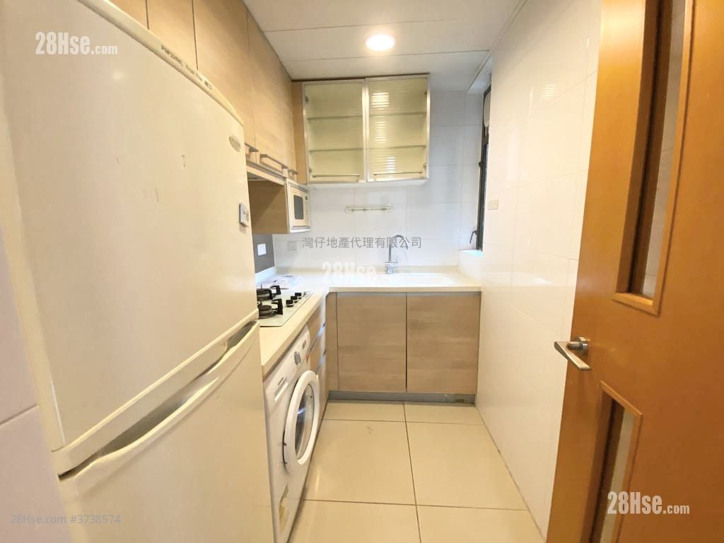 The Zenith Rental 2 Bedrooms , 1 Bathroom 489 ft²