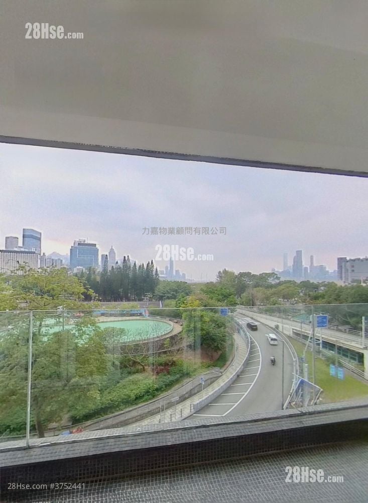 Victoria Court Sell 3 Bedrooms , 2 Bathrooms 1,592 ft²