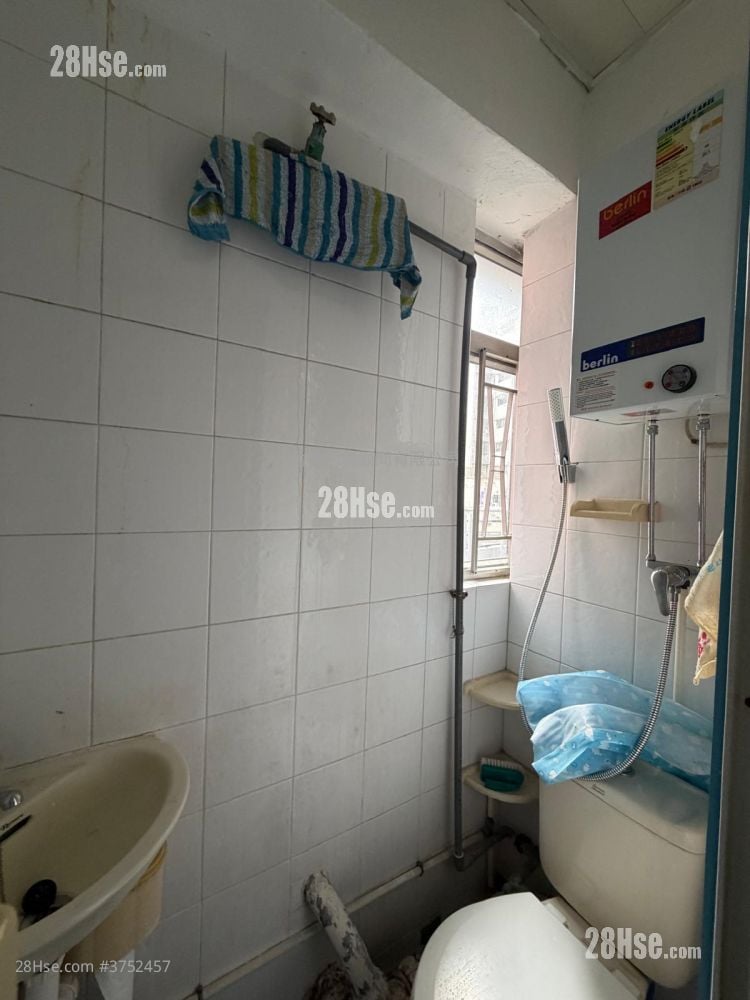 Chuen Fung Building Sell Studio , 1 Bathroom 297 ft²