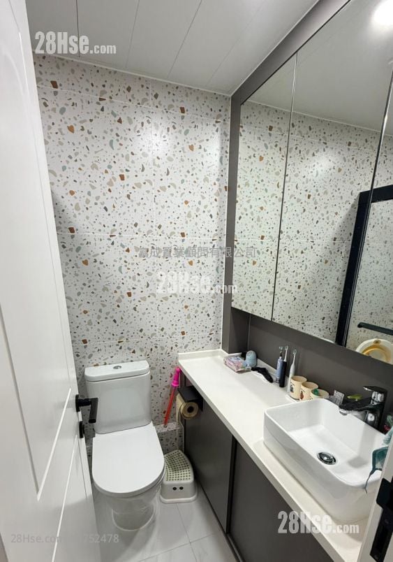 Shan Lai Court Sell 2 Bedrooms , 1 Bathroom 447 ft²