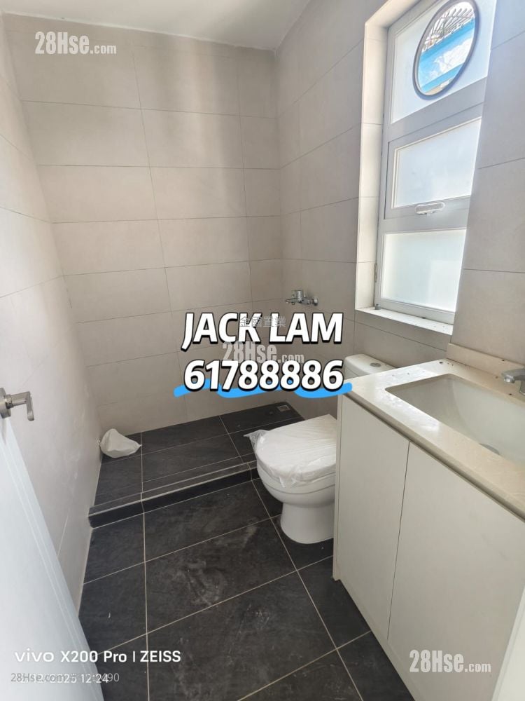 Fa Sam Hang Village Sell 3 Bedrooms , 2 Bathrooms 700 ft²