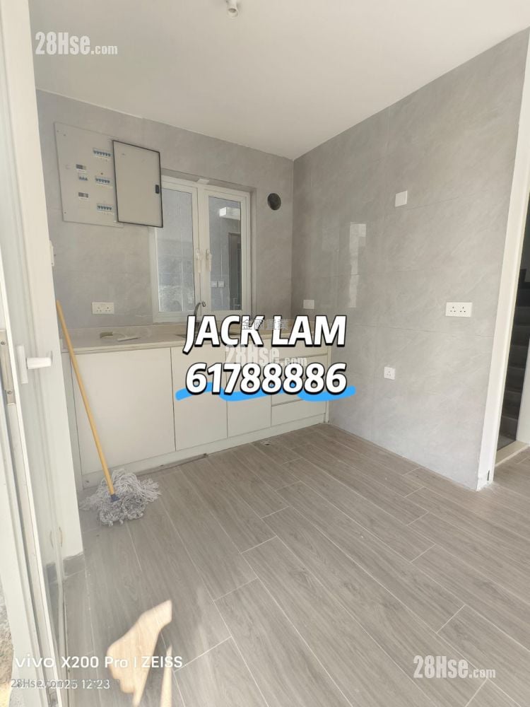 Fa Sam Hang Village Sell 3 Bedrooms , 2 Bathrooms 700 ft²