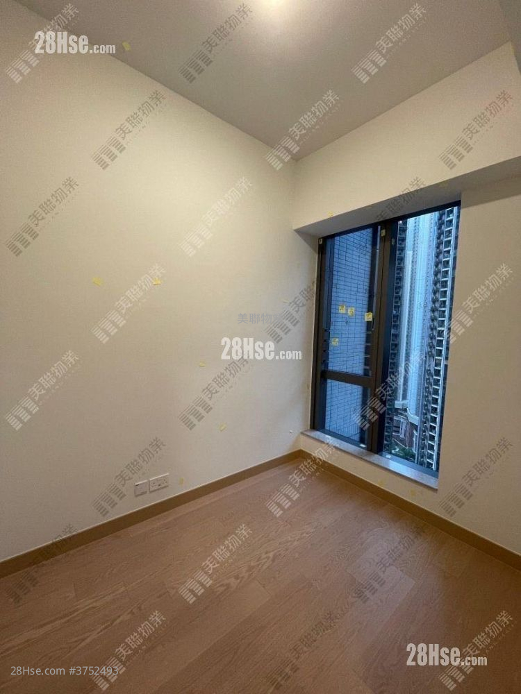 Seasons Place Sell 1 Bedroom 323 ft²