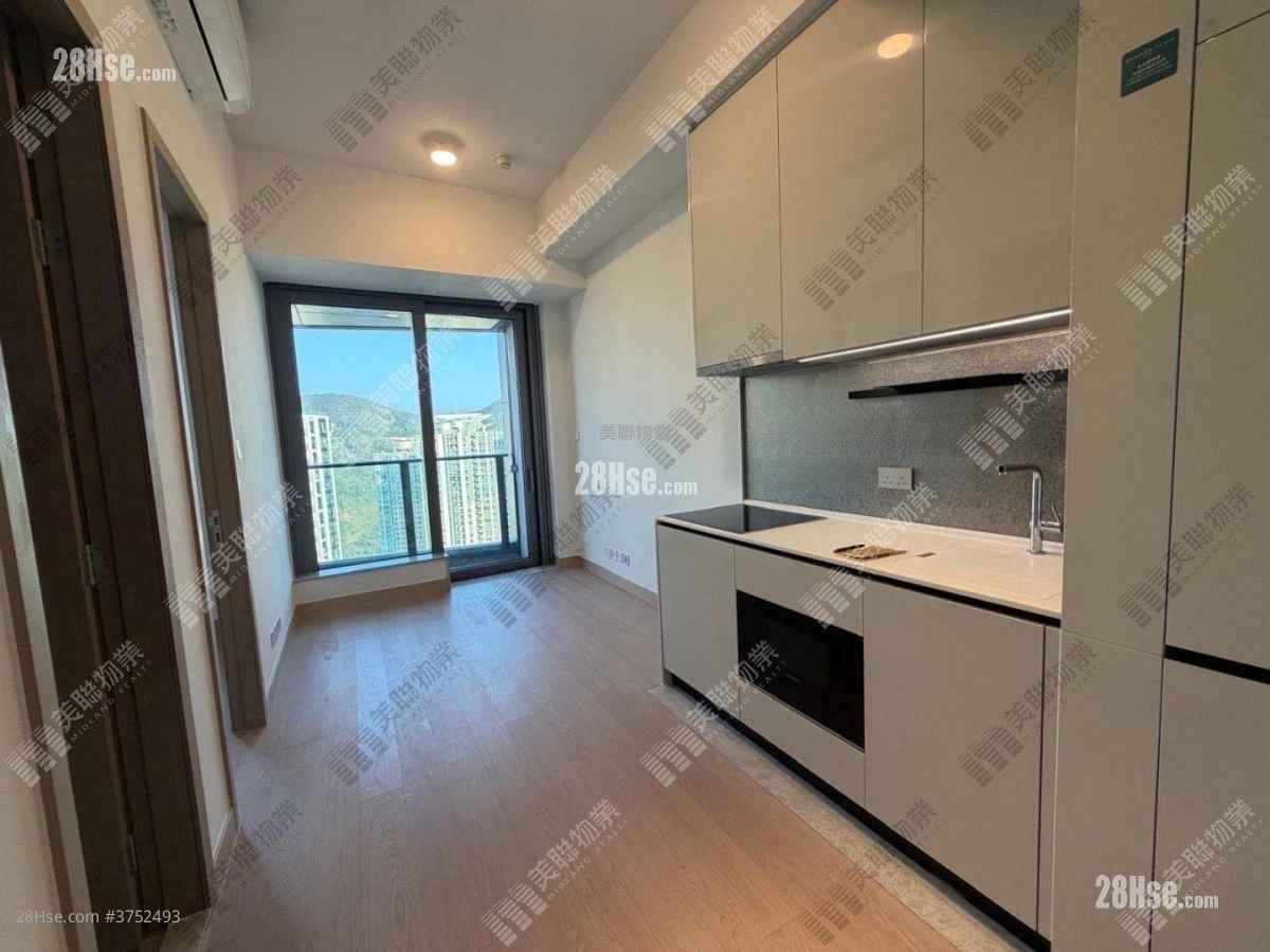 Seasons Place Sell 1 Bedroom 323 ft²