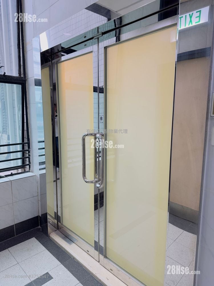 Centre 600 Sell 1 Toilet 546 ft²