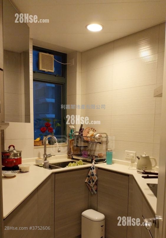 Mont Vert Sell 3 Bedrooms , 2 Bathrooms 735 ft²