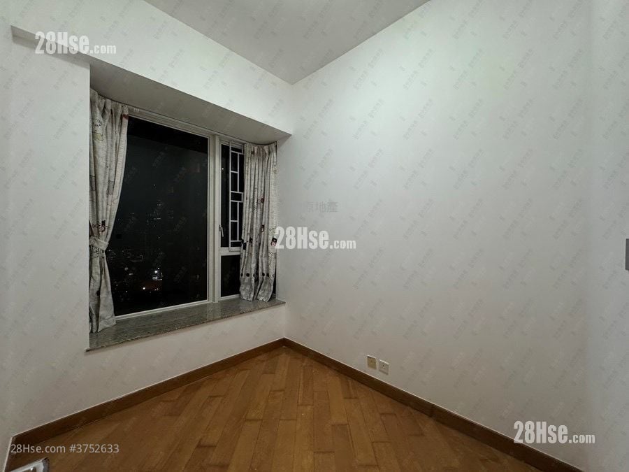 Harbour Green Sell 3 Bedrooms 843 ft²