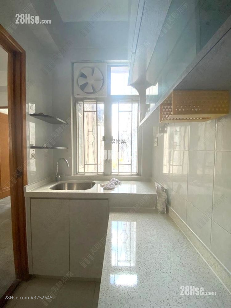 Fung Cheung Building Sell 333 ft²