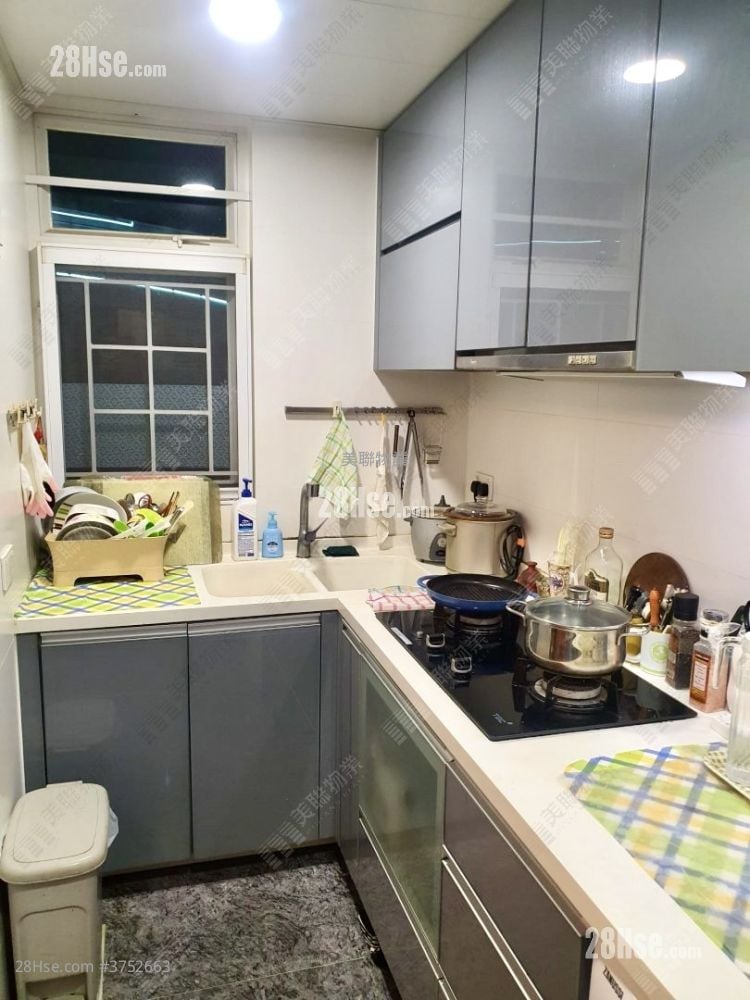 Seasons Villas Sell 3 Bedrooms 933 ft²