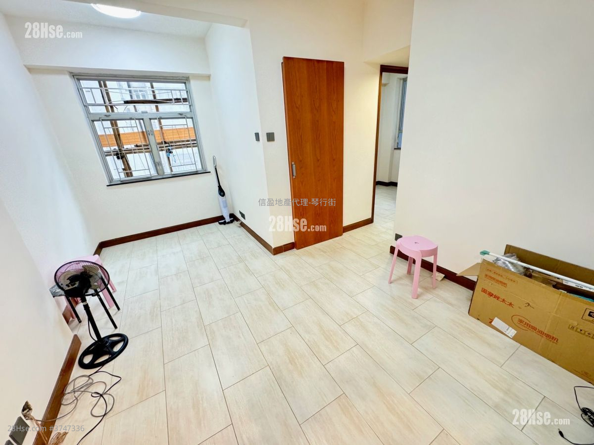 銀輝大廈 租盤 2 房 , 1 浴室 333 平方呎