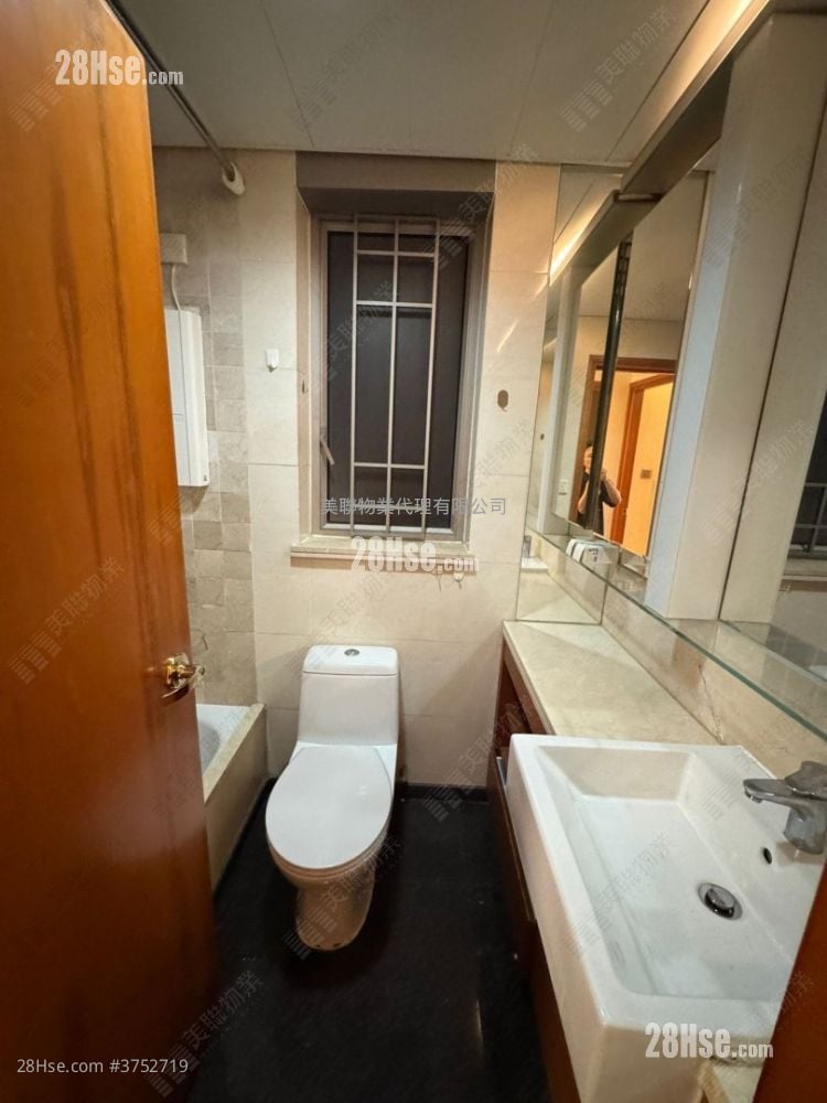 万景峯 售盘 3 房 741 平方尺