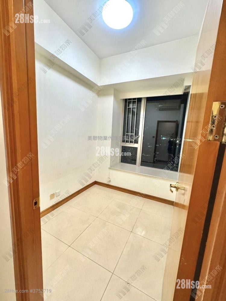 万景峯 售盘 3 房 741 平方尺