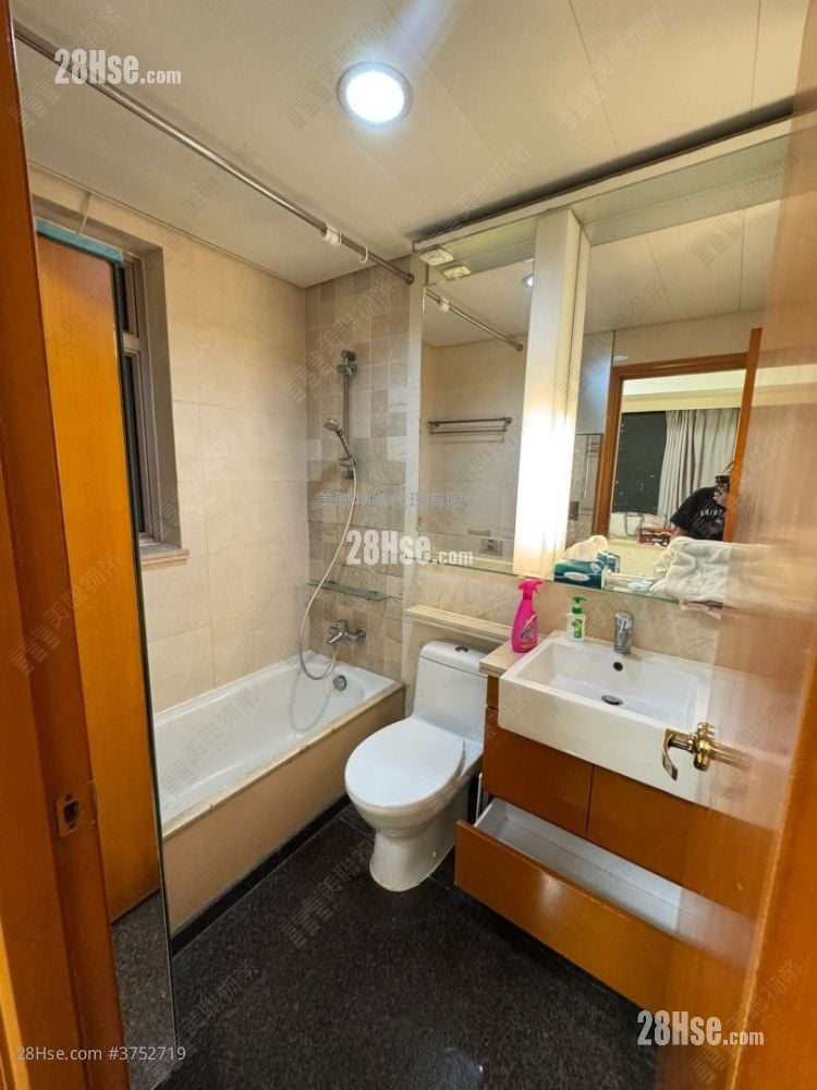 万景峯 售盘 3 房 741 平方尺