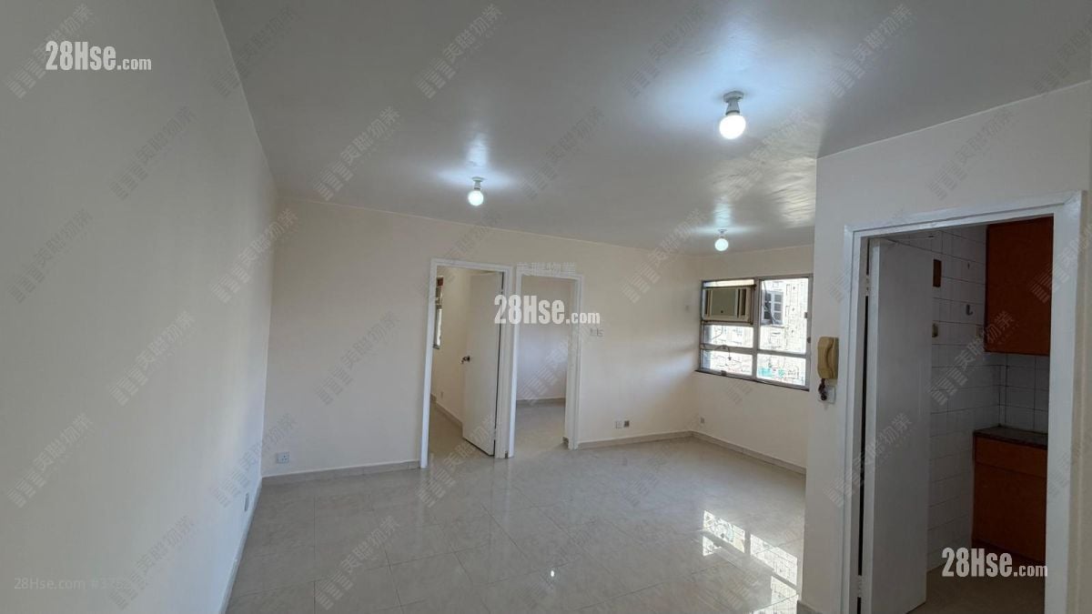 Siu Shan Court Sell 2 Bedrooms 546 ft²
