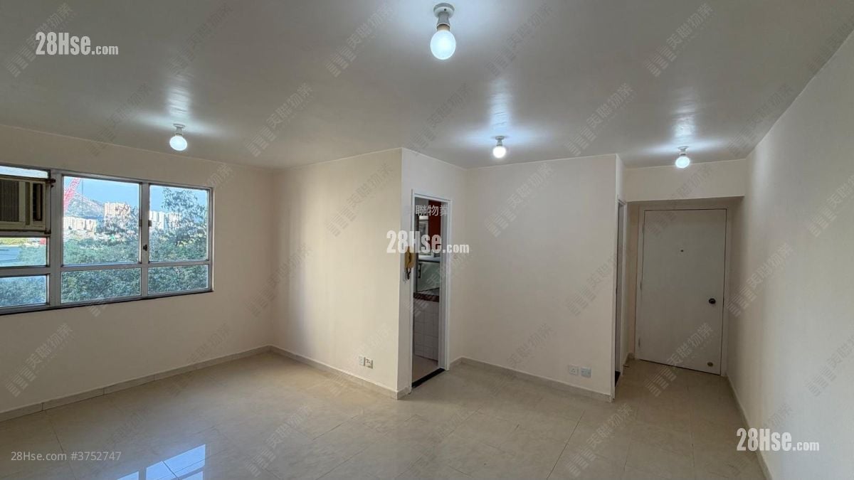 Siu Shan Court Sell 2 Bedrooms 546 ft²