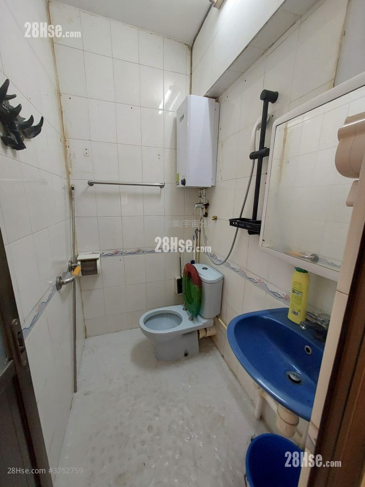 新華大樓 售盤 1 房 , 1 浴室 296 平方呎