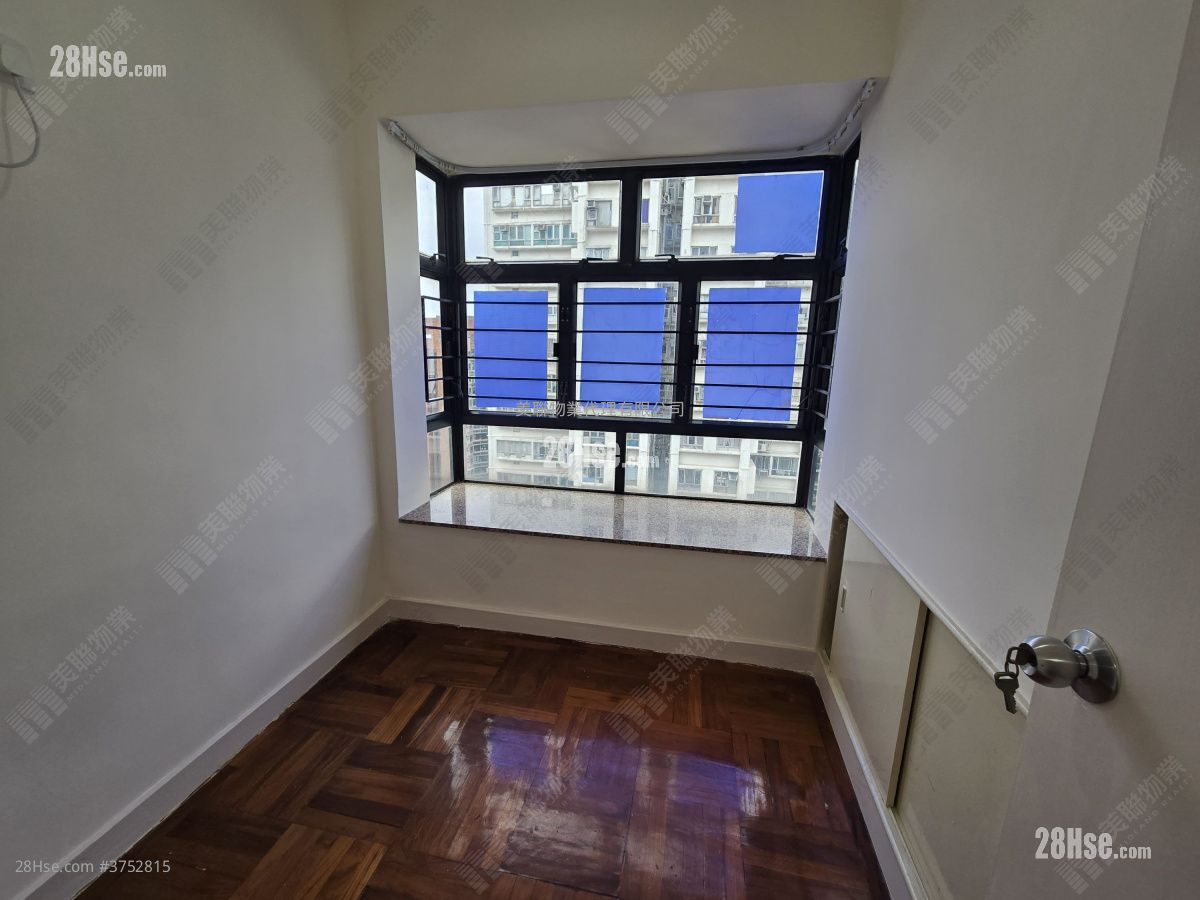 Scenery Court Sell 2 Bedrooms , 1 Bathroom 369 ft²