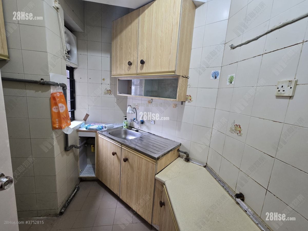 Scenery Court Sell 2 Bedrooms , 1 Bathroom 369 ft²