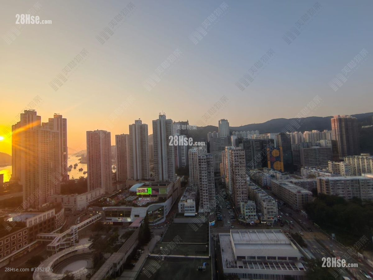 萬景峯 售盤 3 房 668 平方呎