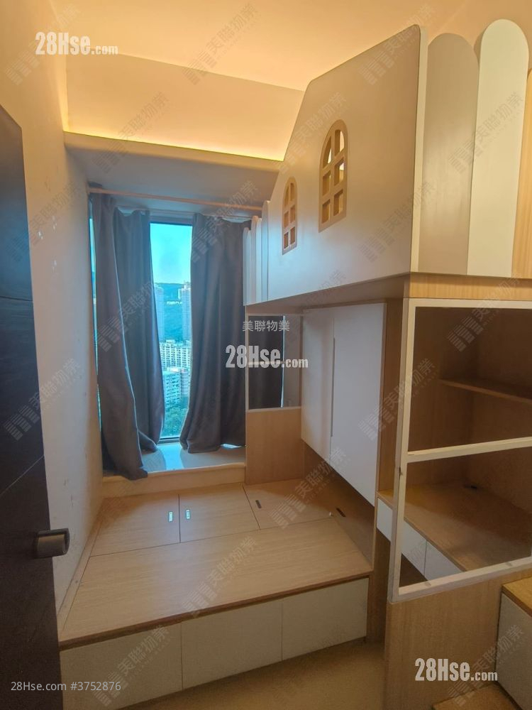 萬景峯 售盤 3 房 668 平方呎