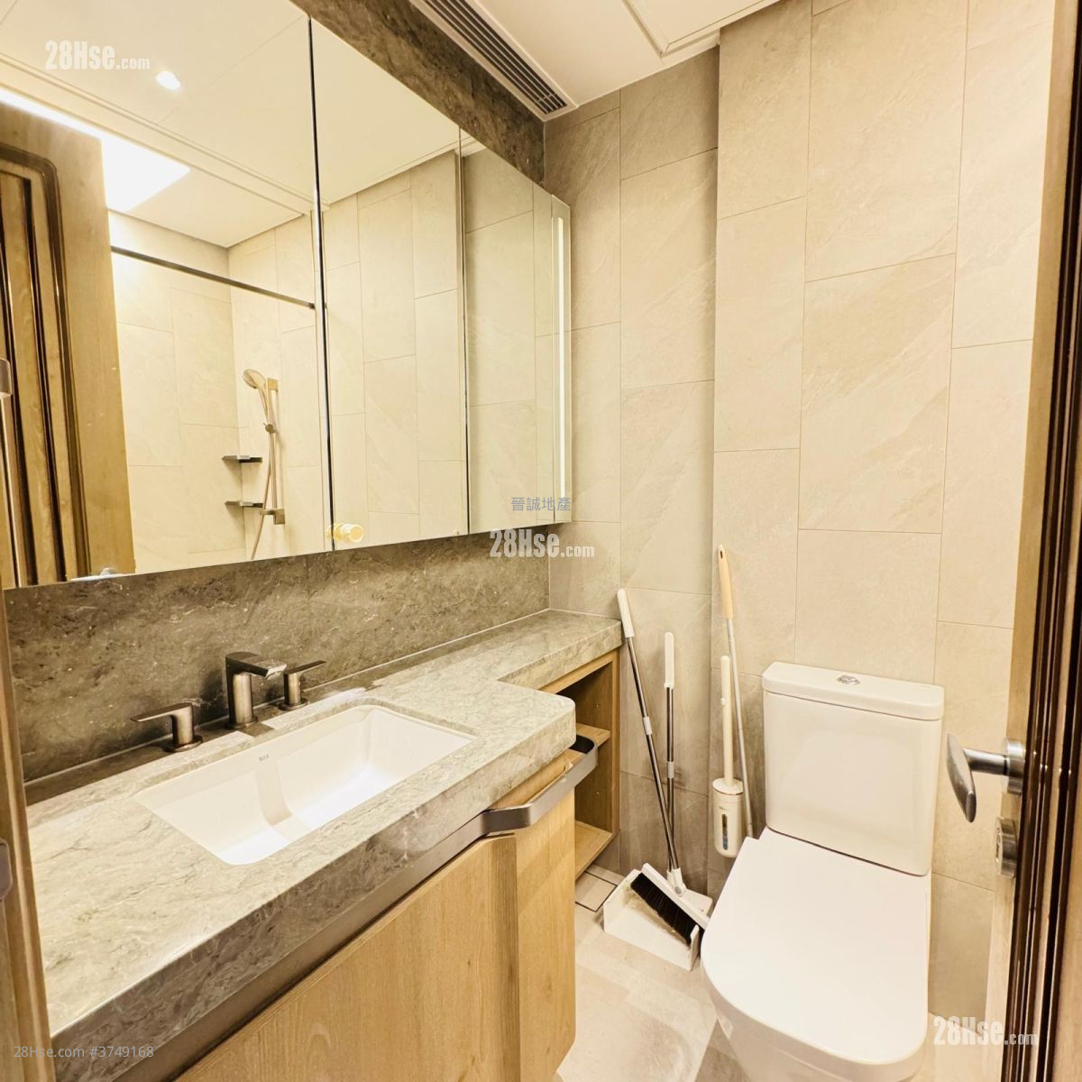 Grand Jeté Sell 1 Bedroom , 1 Bathroom 266 ft²