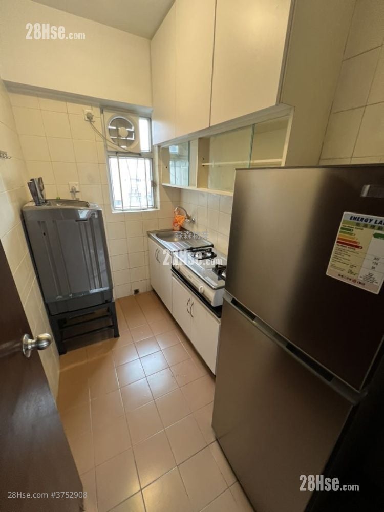 Po Fung Building Rental 3 Bedrooms , 1 Bathroom 491 ft²