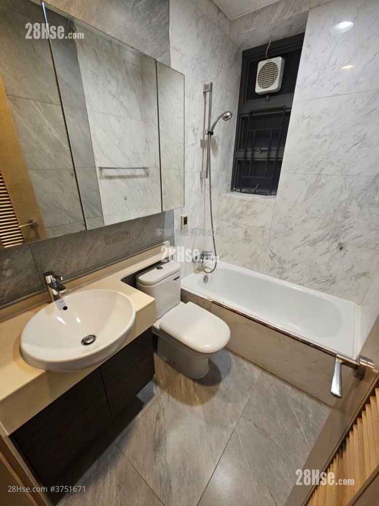 港岛东18 售盘 3 房 , 1 浴室 515 平方尺