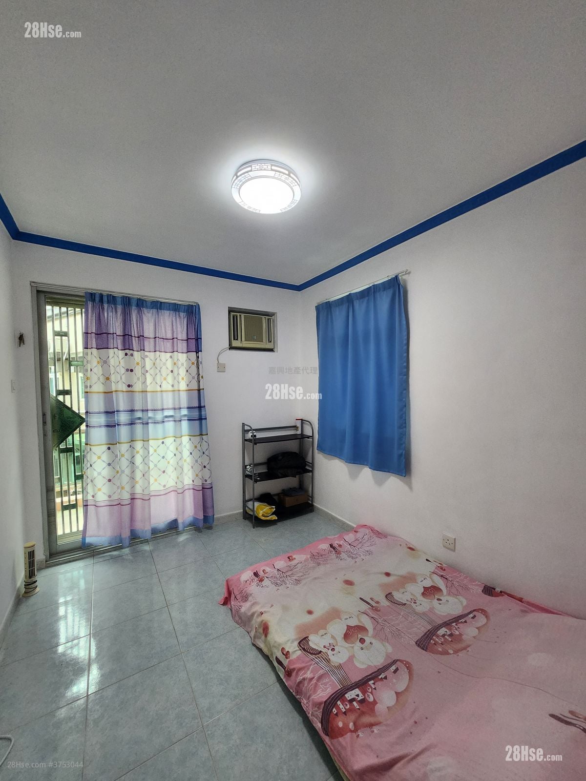 村屋 售盘 3 房 , 1 浴室 700 平方尺