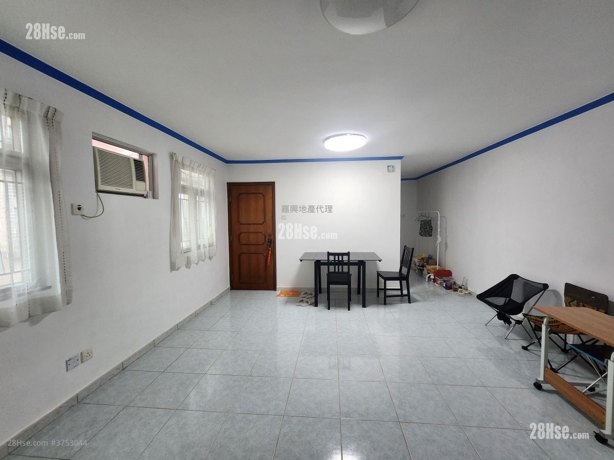 村屋 售盘 3 房 , 1 浴室 700 平方尺