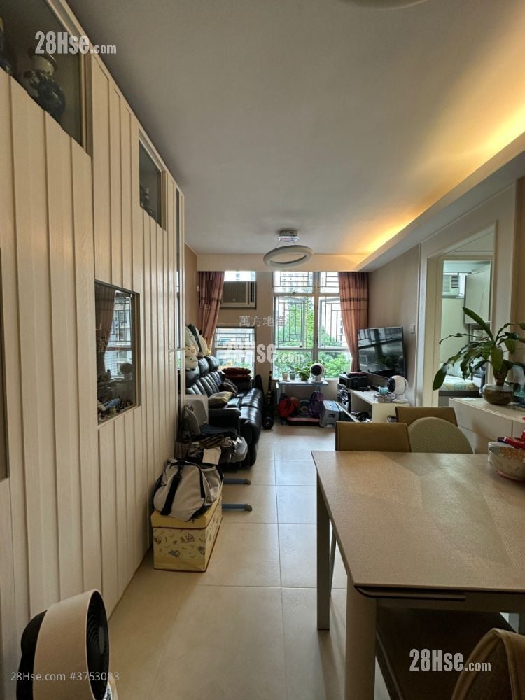 愉翠苑 售盘 3 房 , 2 浴室 650 平方尺