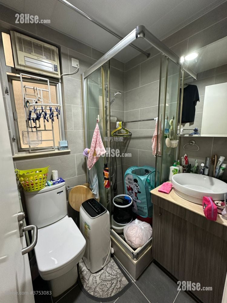 愉翠苑 售盘 3 房 , 2 浴室 650 平方尺